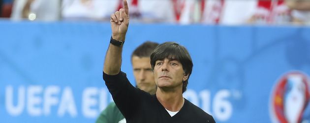 Joachim Löw beim EM-Spiel gegen Polen Joachim Löw beim EM-Spiel gegen Polen