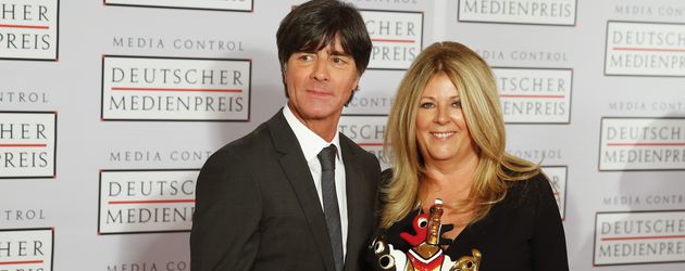 Joachim Löw und Ehefrau Daniela beim Deutschen Medienpreis 2014 im Kongresshaus in Baden-Baden Joachim Löw und Ehefrau Daniela beim Deutschen Medienpreis 2014 im Kongresshaus in Baden-Baden