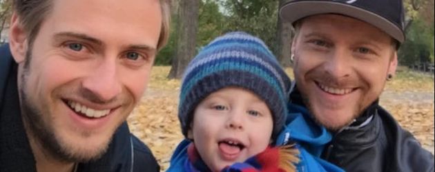 Jörn Schlönvoigt mit seinem Neffen und seinem Bruder Jörn Schlönvoigt mit seinem Neffen und seinem Bruder