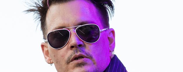 Johnny Depp bei einem Konzert mit seiner Band "Hollywood Vampires" in 2016 Stockholm Johnny Depp bei einem Konzert mit seiner Band "Hollywood Vampires" in 2016 Stockholm