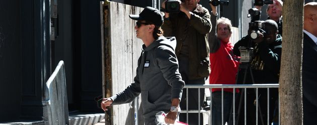 Jonathan Cheban vor Kim Kardashians Apartment in Manhattan Anfang Oktober 2016 Jonathan Cheban vor Kim Kardashians Apartment in Manhattan Anfang Oktober 2016