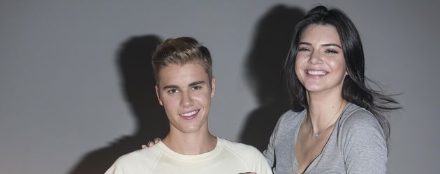Justin Bieber und Kendall Jenner beim "Calvin Klein Jeans"-Event in Hong Kong Justin Bieber und Kendall Jenner beim "Calvin Klein Jeans"-Event in Hong Kong