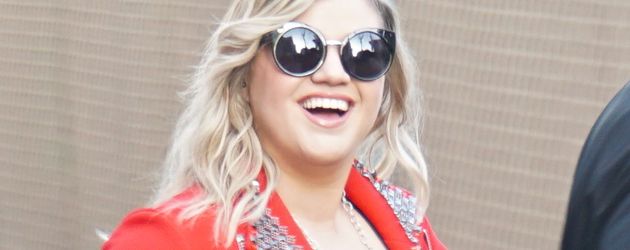 Kelly Clarkson Kelly Clarkson