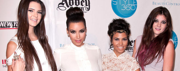Kylie Jenner, Kim Kardashian, Kourtney Kardashian und Kendall Jenner Kylie Jenner, Kim Kardashian, Kourtney Kardashian und Kendall Jenner