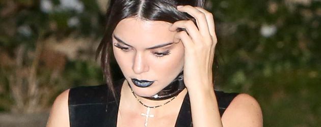 Kendall Jenner auf dem Weg zu Kate Hudsons Halloween-Party Kendall Jenner auf dem Weg zu Kate Hudsons Halloween-Party
