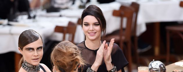 Kendall Jenner und Cara Delevingne Kendall Jenner und Cara Delevingne