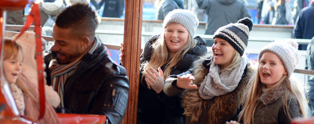 Kerry Katona mit ihren Kindern im Winter Wonderland Kerry Katona mit ihren Kindern im Winter Wonderland
