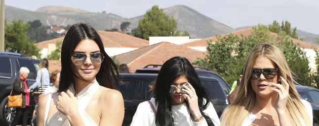 Khloe Kardashian, Kylie Jenner und Kendall Jenner Khloe Kardashian, Kylie Jenner und Kendall Jenner