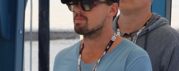 Leonardo DiCaprio mit mobiler EKG-Überwachung an der Brust in New York Leonardo DiCaprio mit mobiler EKG-Überwachung an der Brust in New York