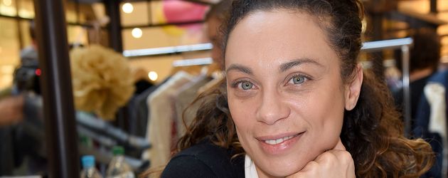 Lilly Becker im November 2016 auf dem Promi-Charity-Flohmarkt in Berlin Lilly Becker im November 2016 auf dem Promi-Charity-Flohmarkt in Berlin
