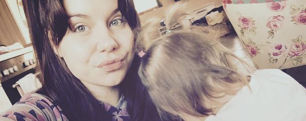 Lisa Wohlgemuth mit ihrer Tochter Majlena Lisa Wohlgemuth mit ihrer Tochter Majlena