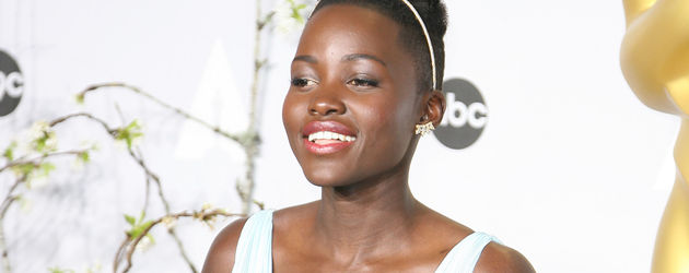 Lupita Nyong'o bei ihrem Oscar-Gewinn 2015 Lupita Nyong'o bei ihrem Oscar-Gewinn 2015