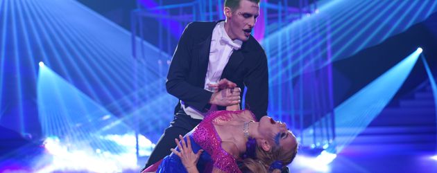 Maximilian Arland und Sarah Latton bei "Let's Dance" Maximilian Arland und Sarah Latton bei "Let's Dance"