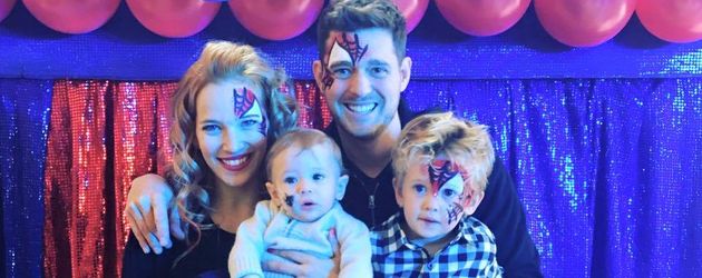 Michael Bublé mit seiner Ehefrau Luisana Lopilato und seinen Söhnen Noah und Elias Michael Bublé mit seiner Ehefrau Luisana Lopilato und seinen Söhnen Noah und Elias