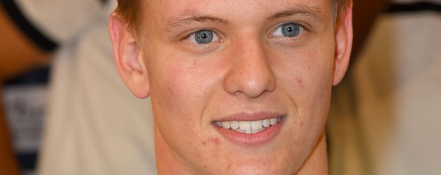 Mick Schumacher im Juli 2016 bei einem Charity-Fußballspiel in Mainz Mick Schumacher im Juli 2016 bei einem Charity-Fußballspiel in Mainz