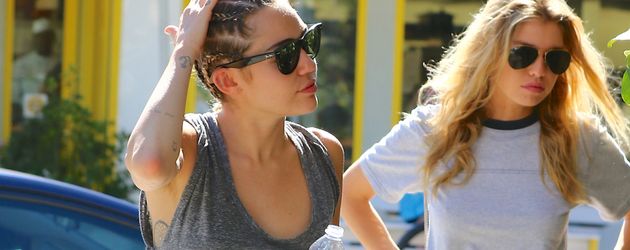 Miley Cyrus und Stella Maxwell Miley Cyrus und Stella Maxwell