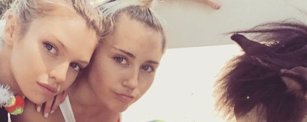 Miley Cyrus und Stella Maxwell Miley Cyrus und Stella Maxwell