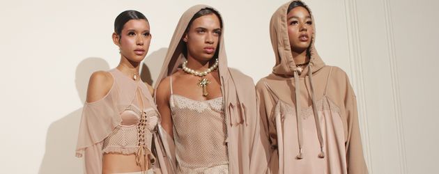 Model in der Fenty x Puma Kollektion von Rihanna Model in der Fenty x Puma Kollektion von Rihanna