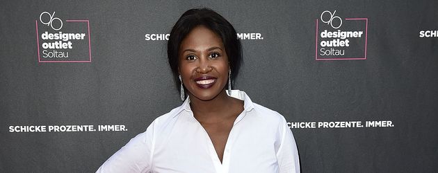 Motsi Mabuse beim Late Night Shopping im Designer Outlet Soltau Motsi Mabuse beim Late Night Shopping im Designer Outlet Soltau