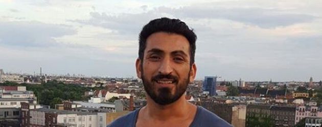 Mustafa Alin posiert für ein Foto Mustafa Alin posiert für ein Foto
