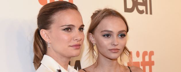 Natalie Portman und Lily-Rose Depp auf dem roten Teppich Natalie Portman und Lily-Rose Depp auf dem roten Teppich