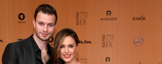 Nazan Eckes mit ihrem Ehemann Julian Khol bei der Bambi-Verleihung 2015 Nazan Eckes mit ihrem Ehemann Julian Khol bei der Bambi-Verleihung 2015