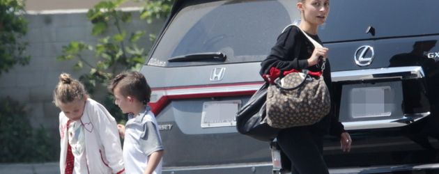 Nicole Richie mit ihren Kindern Harlow und Sparrow Nicole Richie mit ihren Kindern Harlow und Sparrow