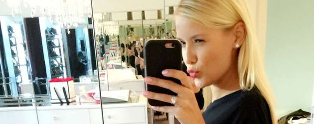 Oksana Kolenitchenko eine Woche nach der Geburt von Töchterchen Arielle Oksana Kolenitchenko eine Woche nach der Geburt von Töchterchen Arielle