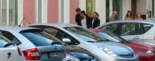 Philipp Stehler (vorne rechts) bei Dreharbeiten Philipp Stehler (vorne rechts) bei Dreharbeiten