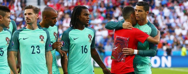 Photobomber bei der Fussball-EM 2016: Portugal vs Wales Photobomber bei der Fussball-EM 2016: Portugal vs Wales