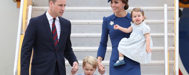 Prinz William und Herzogin Kate mit ihren Kindern George und Charlotte Prinz William und Herzogin Kate mit ihren Kindern George und Charlotte