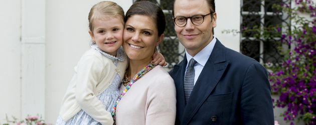 Prinzessin Estelle von Schweden, Prinzessin Victoria von Schweden und Prinz Daniel von Schweden Prinzessin Estelle von Schweden, Prinzessin Victoria von Schweden und Prinz Daniel von Schweden