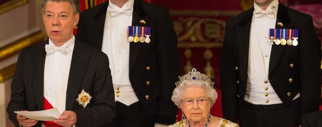 Queen Elizabeth II. und Juan Manuel Santos beim Staatsbankett im Buckingham Palace Queen Elizabeth II. und Juan Manuel Santos beim Staatsbankett im Buckingham Palace