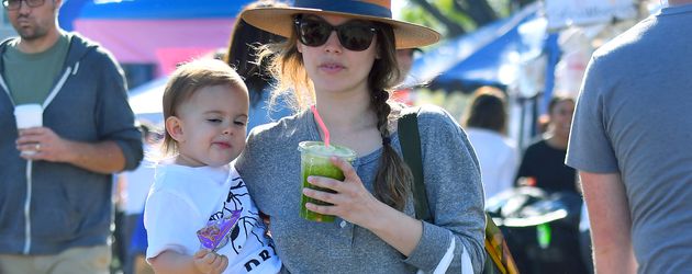 Rachel Bilson mit Töchterchen Briar in LA Rachel Bilson mit Töchterchen Briar in LA