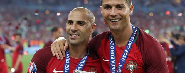 Ricardo Quaresma und Cristiano Ronaldo feiern EM-Sieg 2016 Ricardo Quaresma und Cristiano Ronaldo feiern EM-Sieg 2016