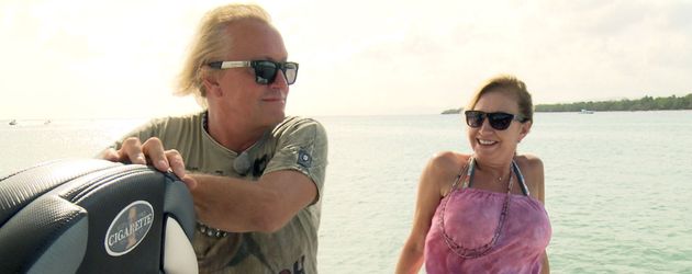 Robert und Carmen Geiss vor der Insel Martinique Robert und Carmen Geiss vor der Insel Martinique