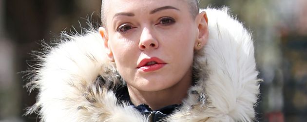Rose McGowan bei einem Spaziergang in New York Rose McGowan bei einem Spaziergang in New York