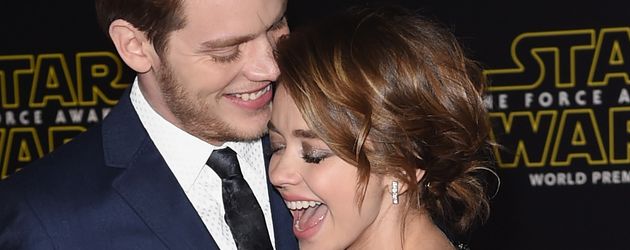 Sarah Hyland und Dominic Sherwood Sarah Hyland und Dominic Sherwood