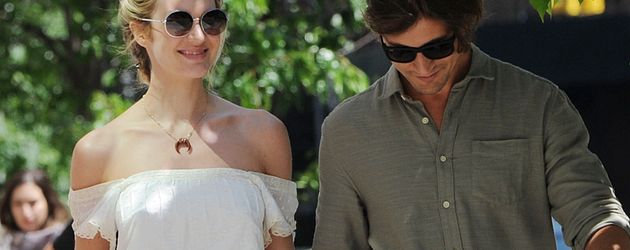 Schwangere Candice Swanepoel und Hermann Nicoli Schwangere Candice Swanepoel und Hermann Nicoli