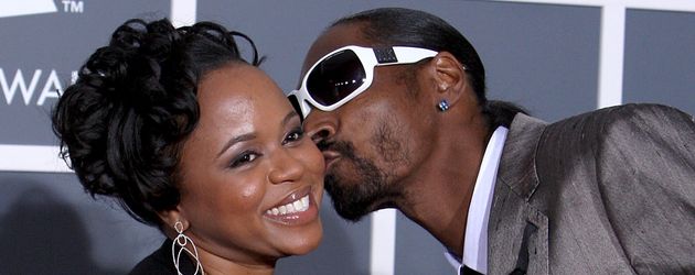 Shante Taylor mit Ehemann Snoop Dogg bei den Grammy Awards 2009 Shante Taylor mit Ehemann Snoop Dogg bei den Grammy Awards 2009