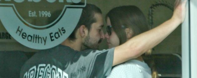 Shia LaBeouf und Mia Goth Shia LaBeouf und Mia Goth