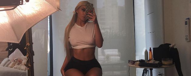 Sie hat eine krasse Figur Sie hat eine krasse Figur