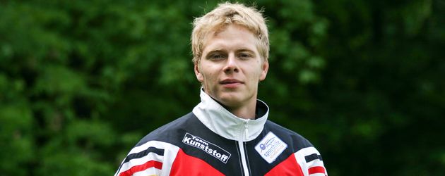 Stefan Henze beim Fotoshooting der Deutschen Nationalmannschaft am Eiskanal in Augsburg Stefan Henze beim Fotoshooting der Deutschen Nationalmannschaft am Eiskanal in Augsburg