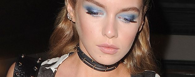 Stella Maxwell auf dem Weg zu einem Club in Mayfair Stella Maxwell auf dem Weg zu einem Club in Mayfair