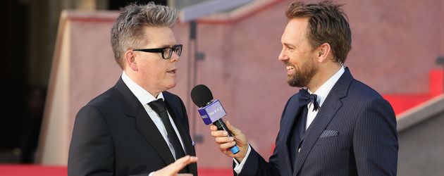 Gätjen und Christopher McQuarrie bei der "Mission Impossible-Rogue Nation"-Premiere in Wien 2015 Gätjen und Christopher McQuarrie bei der "Mission Impossible-Rogue Nation"-Premiere in Wien 2015