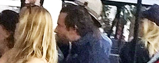 Bradley Cooper, Suki Waterhouse und Clint Eastwood Bradley Cooper, Suki Waterhouse und Clint Eastwood